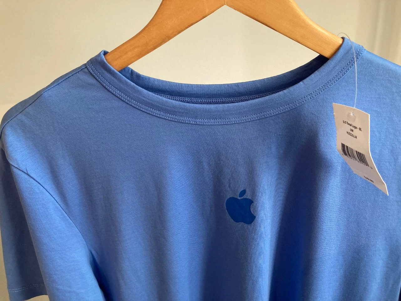 Camiseta con logo de Apple nueva – photo 4